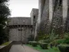 Mont-Saint-Michel - Abbaye bénédictine : bâtiment de la Merveille et jardin