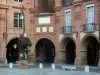 Montauban - Arcaded houses of the Place Nationale square