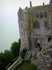 Monte Saint Michel - Abadia beneditina: o Merveille (edifício gótico) e o jardim da abadia abaixo