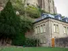 Monte Saint-Michel - Casa de piedra a los pies de la abadía benedictina