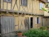 Montesquiou - Fachada de una Castelnau entramado de madera (pueblo)