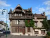 Moret-sur-Loing - Timber-framed facade of the Racollet house