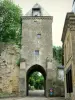 Mouzon - Puerta de torre de Borgoña (restos de antiguas fortificaciones)
