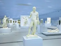 Museum Louvre Lens - Gids Toerisme & Recreatie