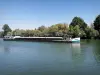 Neuilly-sur-Marne - Barge sailing on the Marne river
