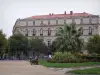 Nîmes - Flor de la plaza y la construcción en la ciudad