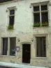 Nogent-le-Rotrou - Renaissance-style house which boasts mullioned windows, in the old town