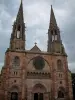 Obernai - Iglesia de los Santos Pedro y Pablo y nubes en el fondo