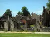 Oradour-сюр-Глан - Руины мученической деревни