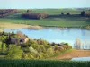 Paisajes de Aude - Lago Ganguise o retención de la Plataforma, en una zona verde