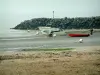 Paisajes del litoral de Loira Atlántico - Playa de arena, los barcos, las rocas y el mar (Océano Atlántico)