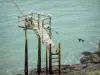 Paisajes del litoral de Loira Atlántico - Muelle sobre pilotes, con las aves marinas, las rocas y el mar (Océano Atlántico)