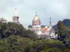 Paisajes de Martinica - Iglesia del Sagrado Corazón de Balata, en una zona verde