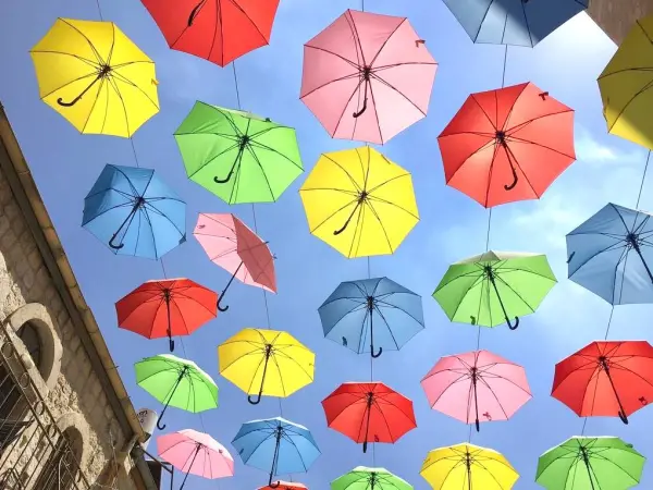 Le parapluie d'Aurillac - Guide Tourisme & Vacances