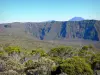 Parc National de La Réunion - Vista de la parte superior del Piton des Neiges de una ruta de senderismo macizo de la Fournaise
