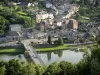 Le Parc Naturel Régional des Ardennes - Parc Naturel Régional des Ardennes: Vallée de la Meuse : vue sur les toits de la ville de Monthermé et le pont sur le fleuve Meuse depuis la Roche à Sept Heures