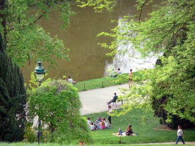 Park Buttes Chaumont 15 Qualitatsbilder In Hoher Auflosung