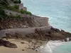 Paysages du littoral de Bretagne - Côte d'Émeraude : promenade côtière, à Dinard, rochers et mer