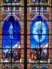 Pontmain - Interior de la Basílica de Nuestra Señora de Pontmain: windows