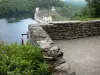 Presa de Éguzon - Mirador con vistas a la presa y embalse del agua (lago o lago Chambon Éguzon)