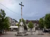 Provins - Coloque Chatel: Cross of Changes, pozos, árboles y casas