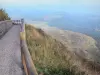 Puy de Dôme - Volcán de la Puys (Monts Dome): Camino equipado con puntos de vista de los alrededores de Puys, en el Parque Natural Regional de los Volcanes de Auvernia