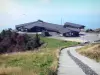 Puy de Dôme - Volcán de la Puys (Monts Dome): Vista del centro de visitantes y la información, en el Parque Natural Regional de los Volcanes de Auvernia