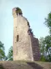 Puy d'Yssandon - Feodale toren, de resten van een middeleeuws kasteel op de top van Puy Yssandon