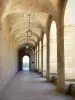La Réole - Former Benedictine priory: Benedictine cloister gallery 