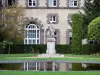 Riom - Expanse of water, statue of Michel de l'Hospital in the garden of the Court of Appeal