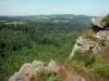 Roca de Oëtre - Suiza Normandía: Oëtre roca (mirador natural), la comuna de Saint-Philbert-sur-Orne, con vistas a las gargantas de la Encina y el paisaje de los alrededores boscosos