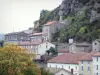 Roquefort-sur-Soulzon - Vista de la fachada de la aldea en el Parc Naturel Régional des Grands Causses