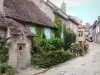 Saint-Benoît-du-Sault - Calle en cuesta bordeada de casas