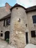 Saint-Benoît-du-Sault - Casa con una torre