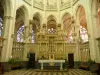 Saint-Florentin - Binnen in de kerk Saint-Florentin: koor