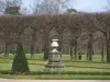 Saint-Germain-en-Laye - Lawns and trees in the castle park