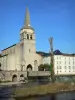 Saint-Girons - Iglesia Saint-Girons a lo largo del río Salat