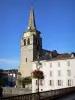 Saint-Girons - Iglesia Saint-Girons campanario, fachadas, farola ornamental y el puente