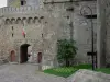 Saint-Malo - Castillo de entrada que conduce al Ayuntamiento y el Museo de Historia de la Ciudad y el País Malouin