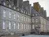 Saint-Malo - Ville close : bâtiments de la cité corsaire malouine