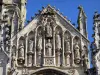 Saint-Père church - Statues adorning the facade of the Notre-Dame church: Christ surrounded by saints