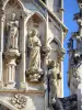 Saint-Père church - Statues of saints adorning the facade of the Notre-Dame church