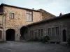 Sainte-Croix-en-Jarez - Los edificios de la Cartuja de edad (monasterio) en el Parque Natural Regional del Pilat