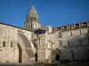 Saintes - Abbaye aux Dames: iglesia abacial y el edificio del convento