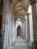 Semur-en-Auxois - Interior de la colegiata de Notre-Dame
