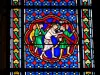 Semur-en-Auxois - Dentro de la colegiata de Notre-Dame: vidriera
