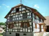 Sundgau - Wit huis met houten zijkanten (dorp Riespach)