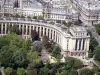 Trocadéro - Aile du palais de Chaillot et jardins du Trocadéro agrémentés d'arbres