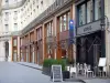Urban landscape - Restaurant terrace and facades of the Édouard VII street
