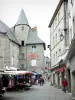 Ussel - Market and facades of houses of the old town